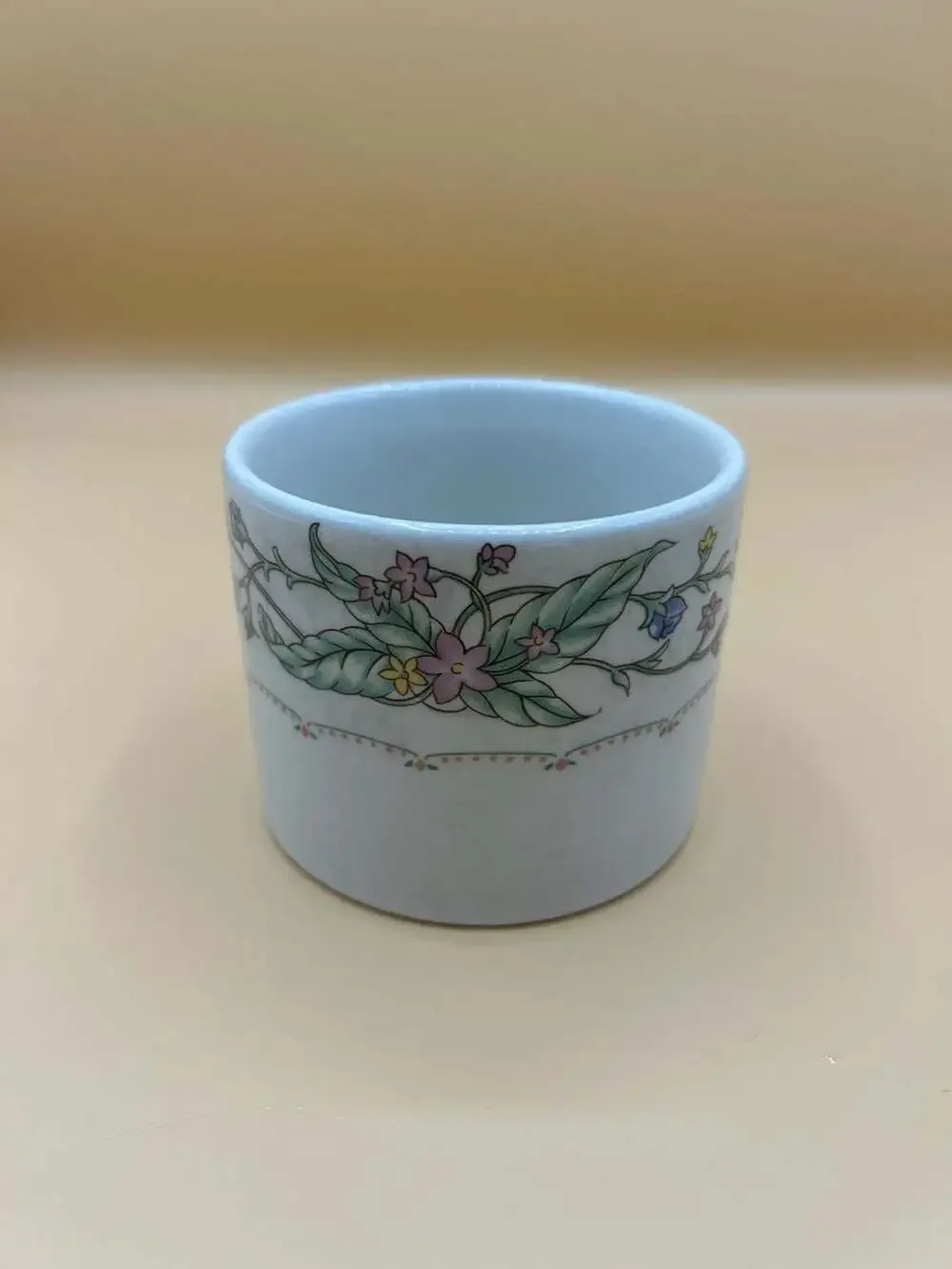 Farberware Fine China Wellesley 486 Teacup and Saucer Set